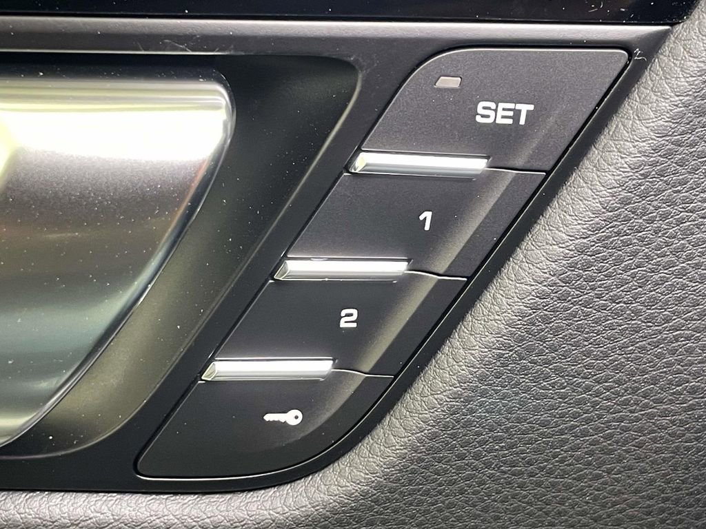 New 2026 Porsche Macan AWD/4WD image 36