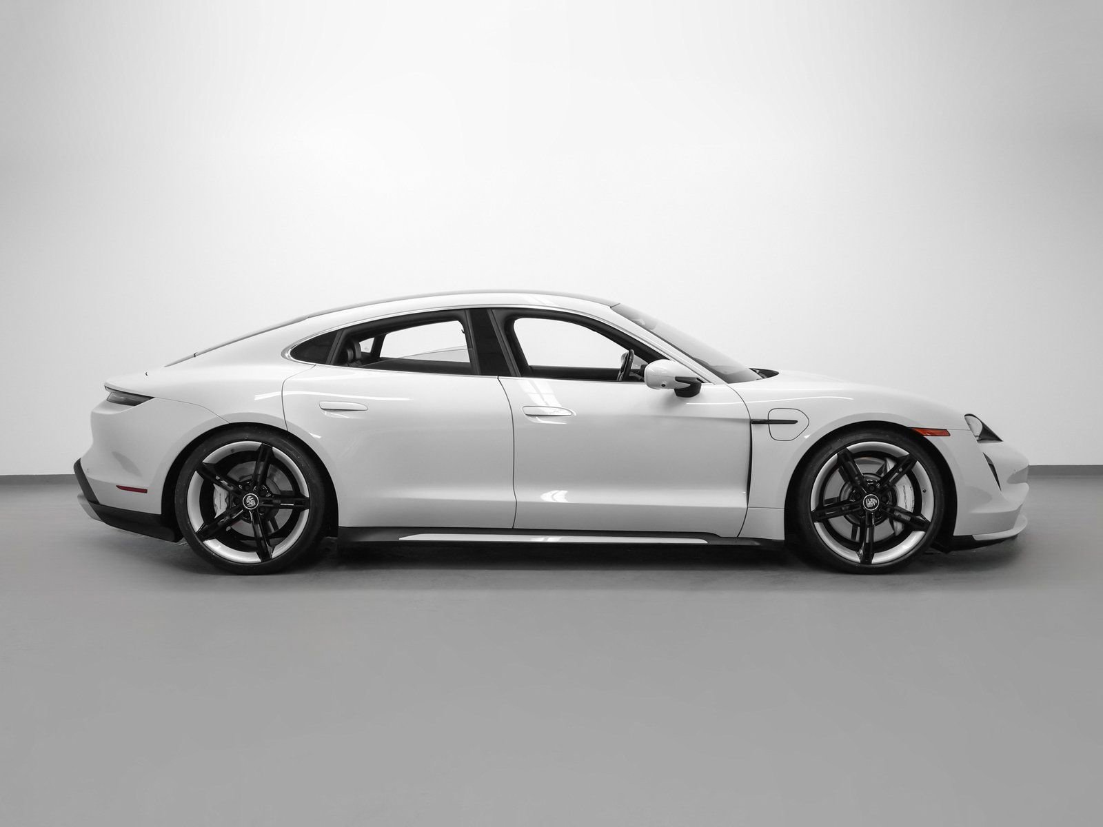 Certified 2021 Porsche Taycan Turbo image 13