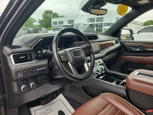 Used 2023 GMC Yukon XL Denali Ultimate AWD/4WD image 16