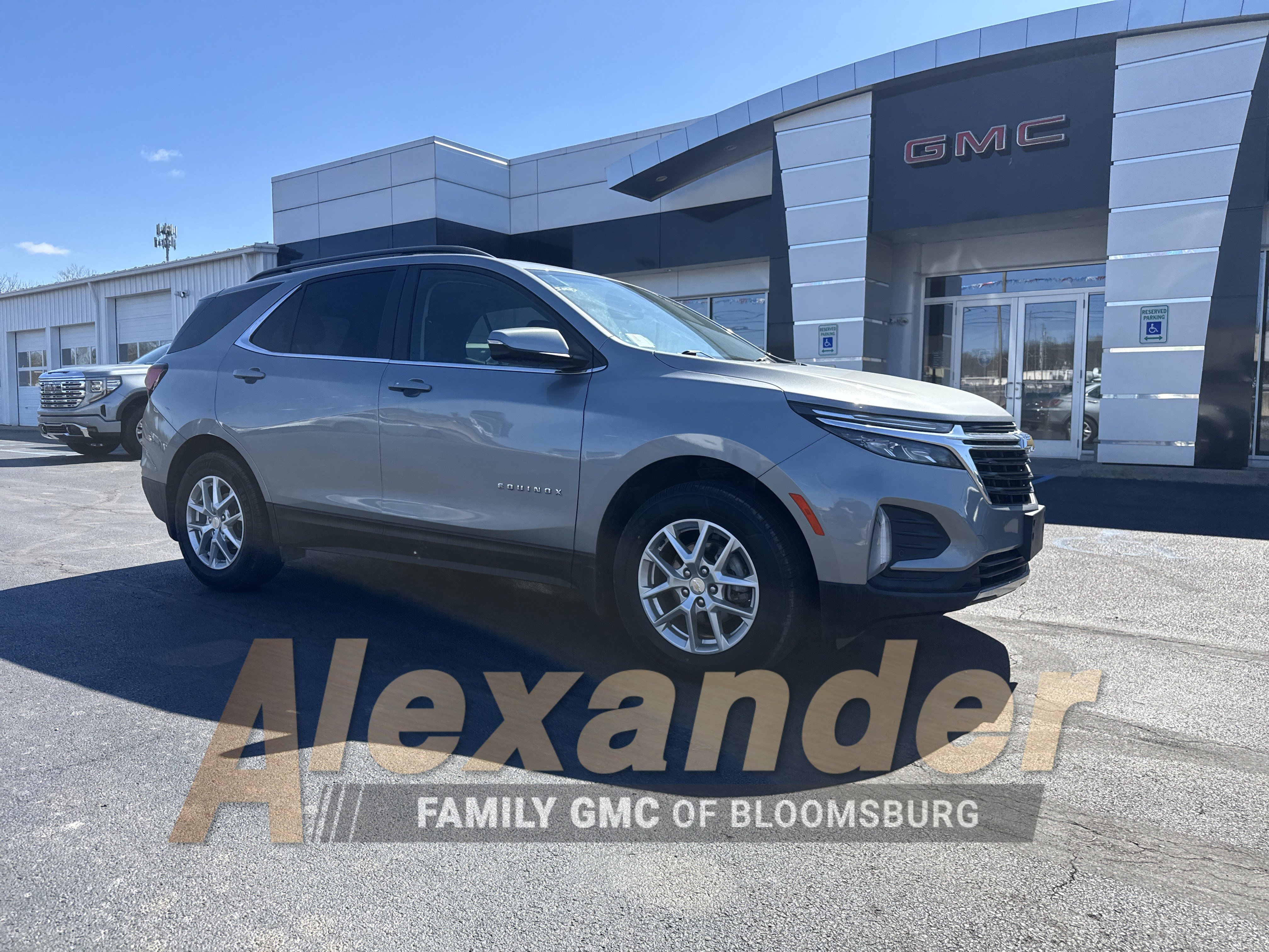 Used 2024 Chevrolet Equinox LT AWD/4WD image 1