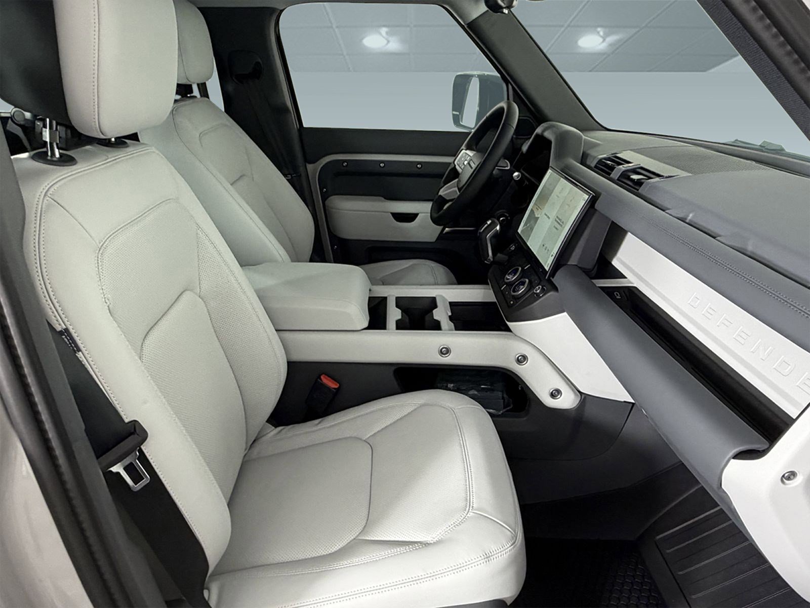 Used 2026 Land Rover Defender 110 S image 10