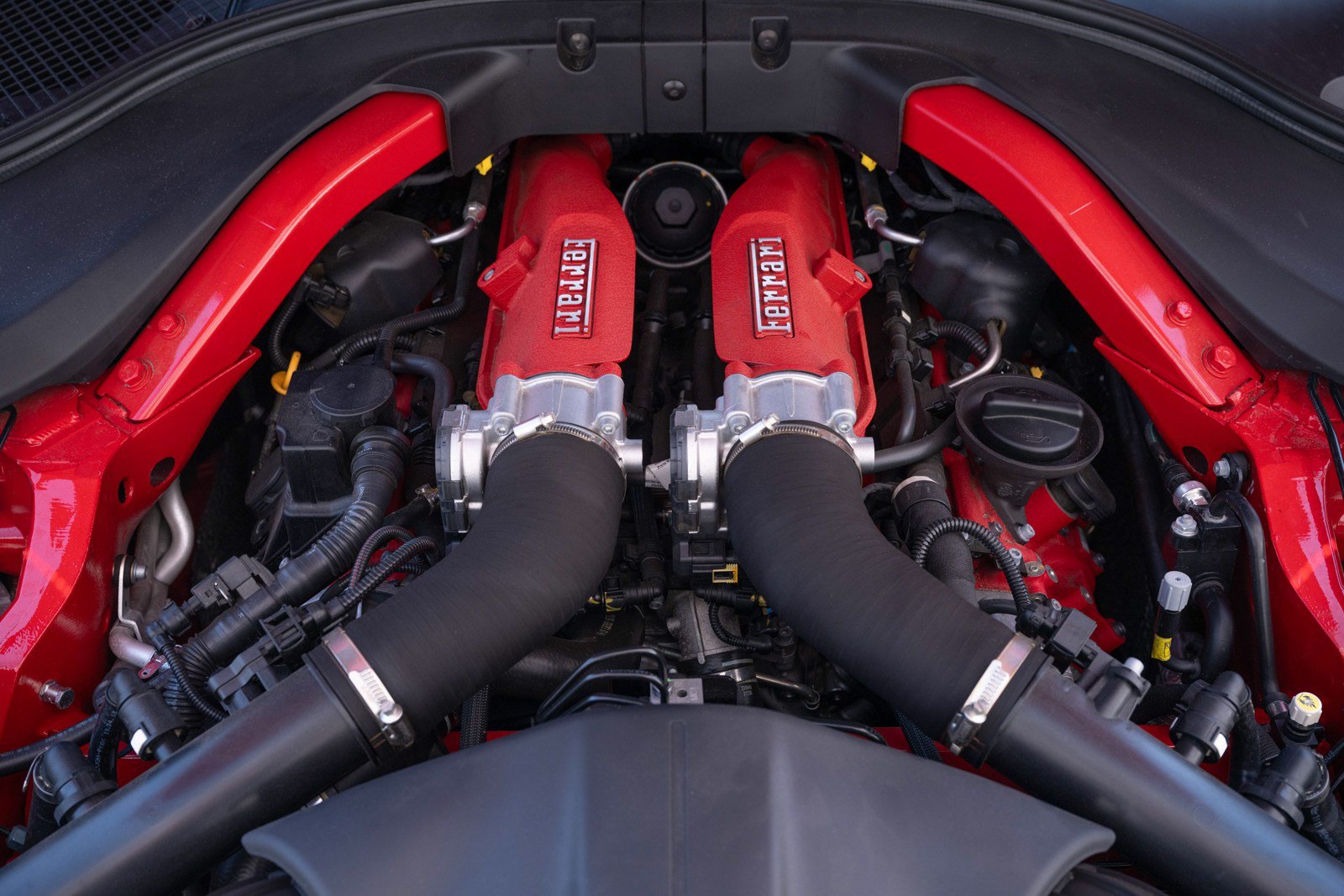 Used 2019 Ferrari Portofino RWD image 13