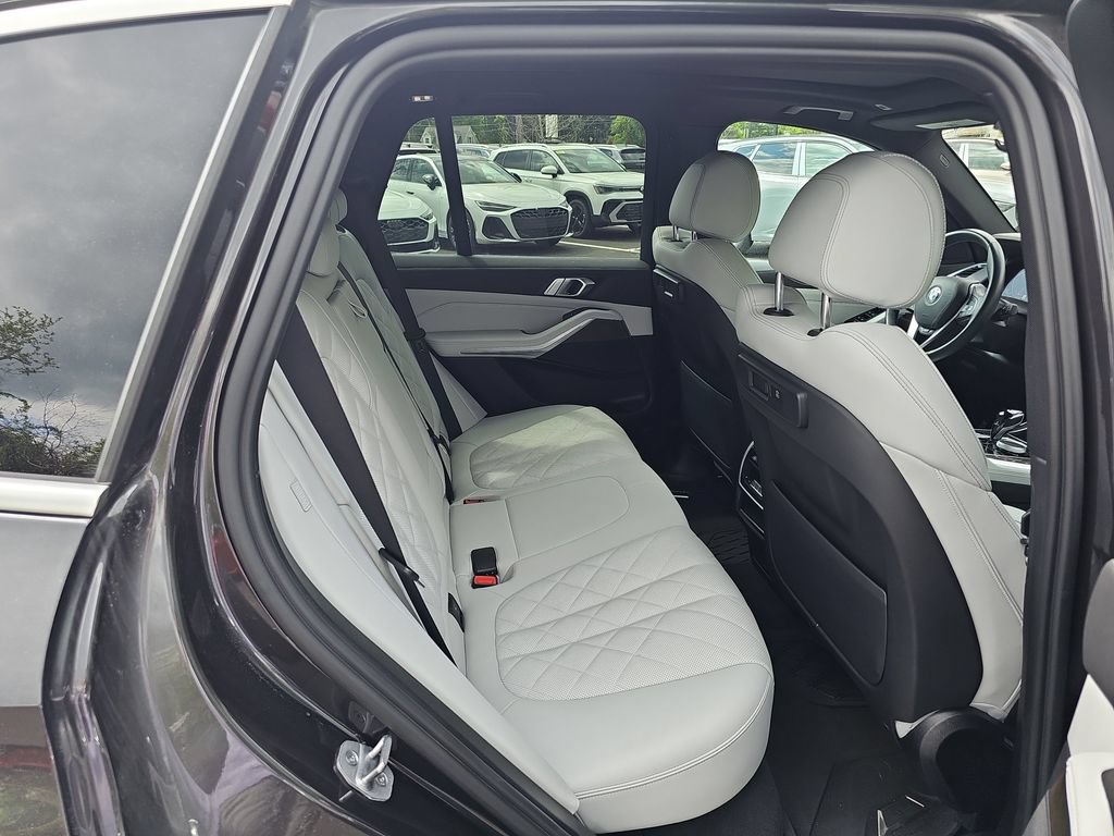 Used 2023 BMW X5 xDrive40i AWD/4WD image 28