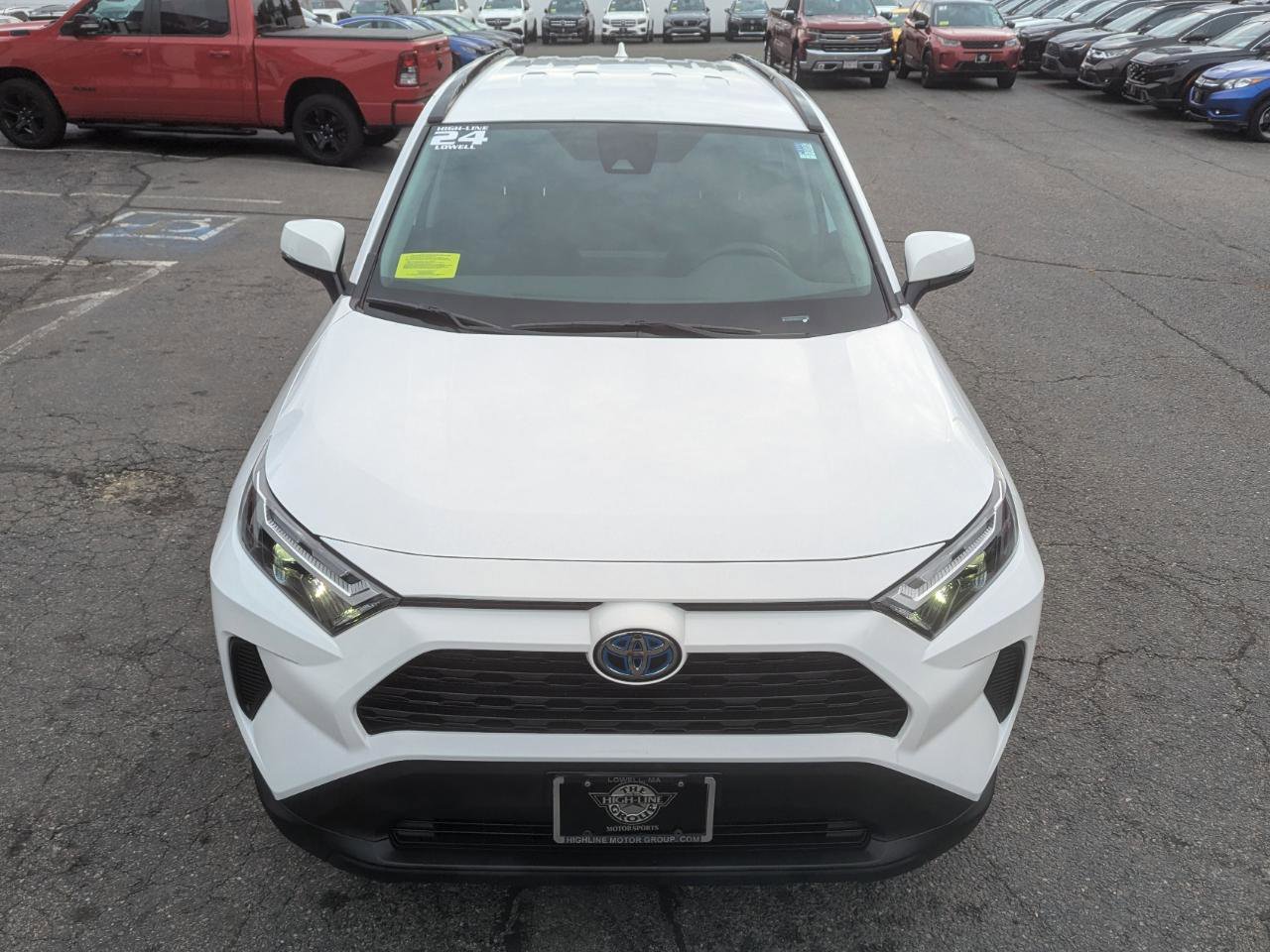 Used 2024 Toyota RAV4 XLE AWD/4WD image 3