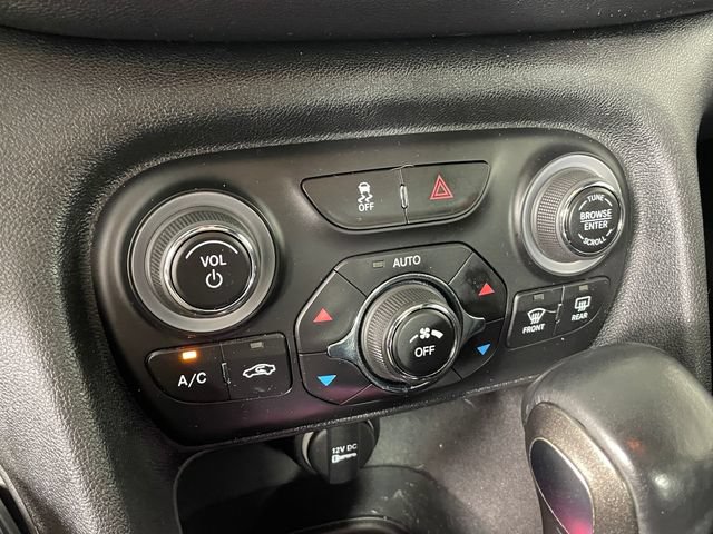 Used 2013 Dodge Dart Limited w/ Technology Group FWD image 10