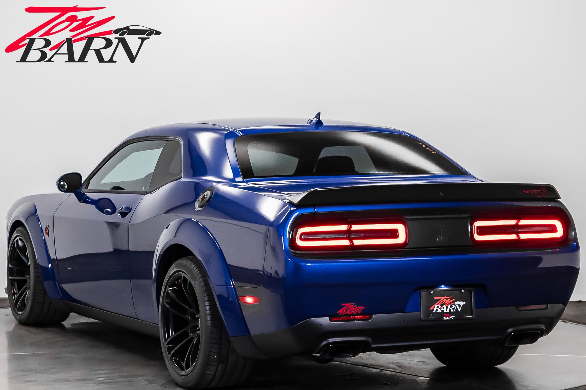Used 2022 Dodge Challenger SRT Hellcat image 3
