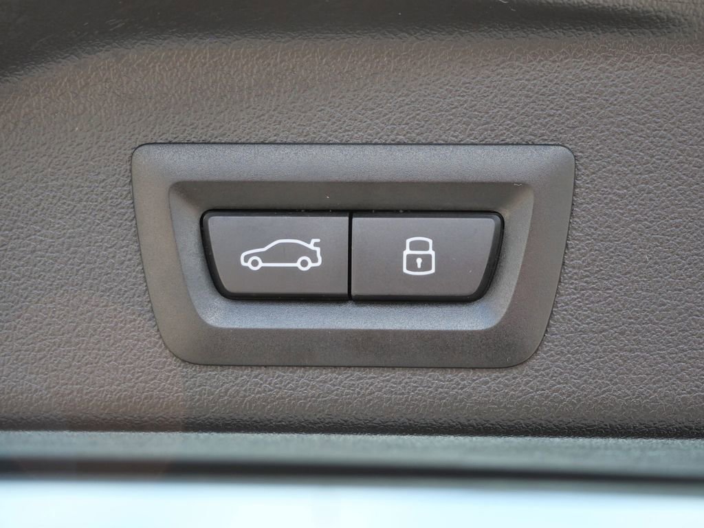 Used 2026 BMW X5 M60i image 27