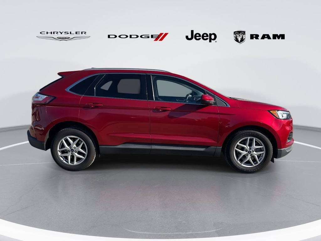 Used 2022 Ford Edge SEL image 2