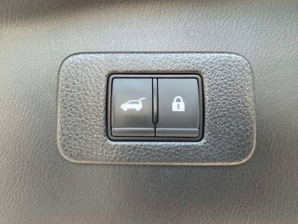 Used 2023 Nissan Armada SL w/ Midnight Edition Package AWD/4WD image 11