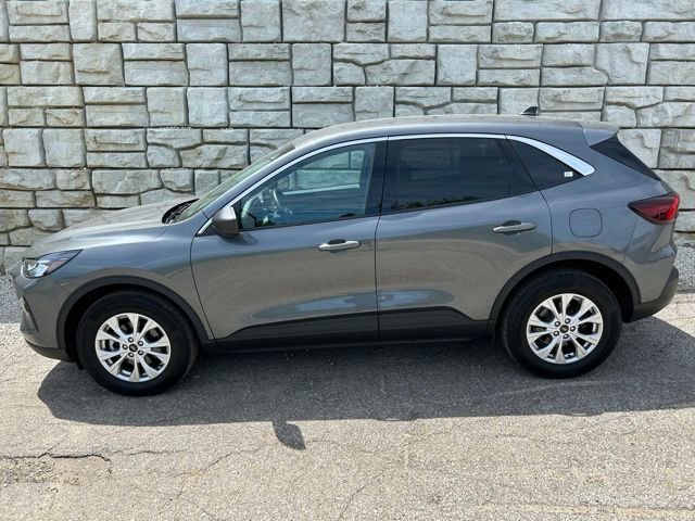Used 2023 Ford Escape Active AWD/4WD image 3