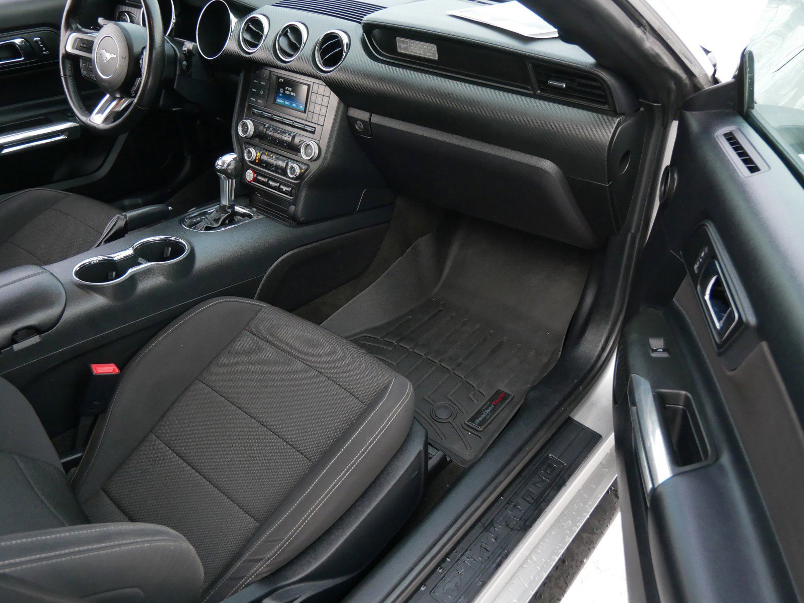 Used 2016 Ford Mustang Convertible image 13