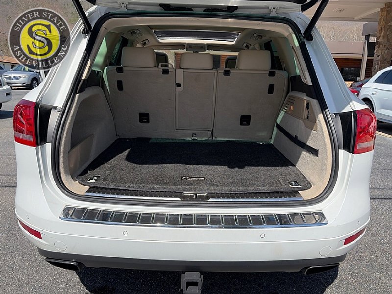 Used 2013 Volkswagen Touareg Executive image 23