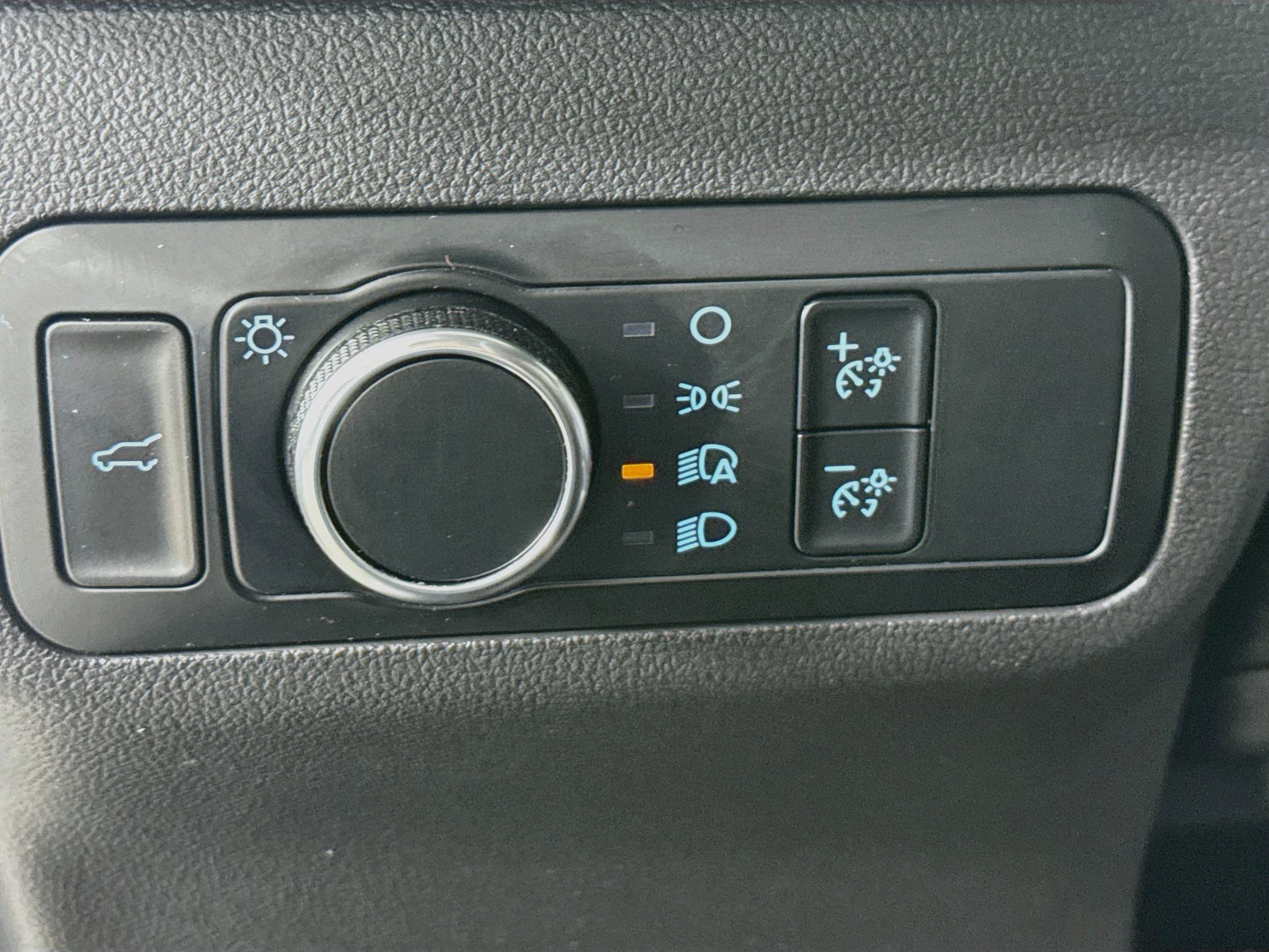 Used 2024 Ford Escape ST-Line w/ Tech Pack #1 FWD image 9