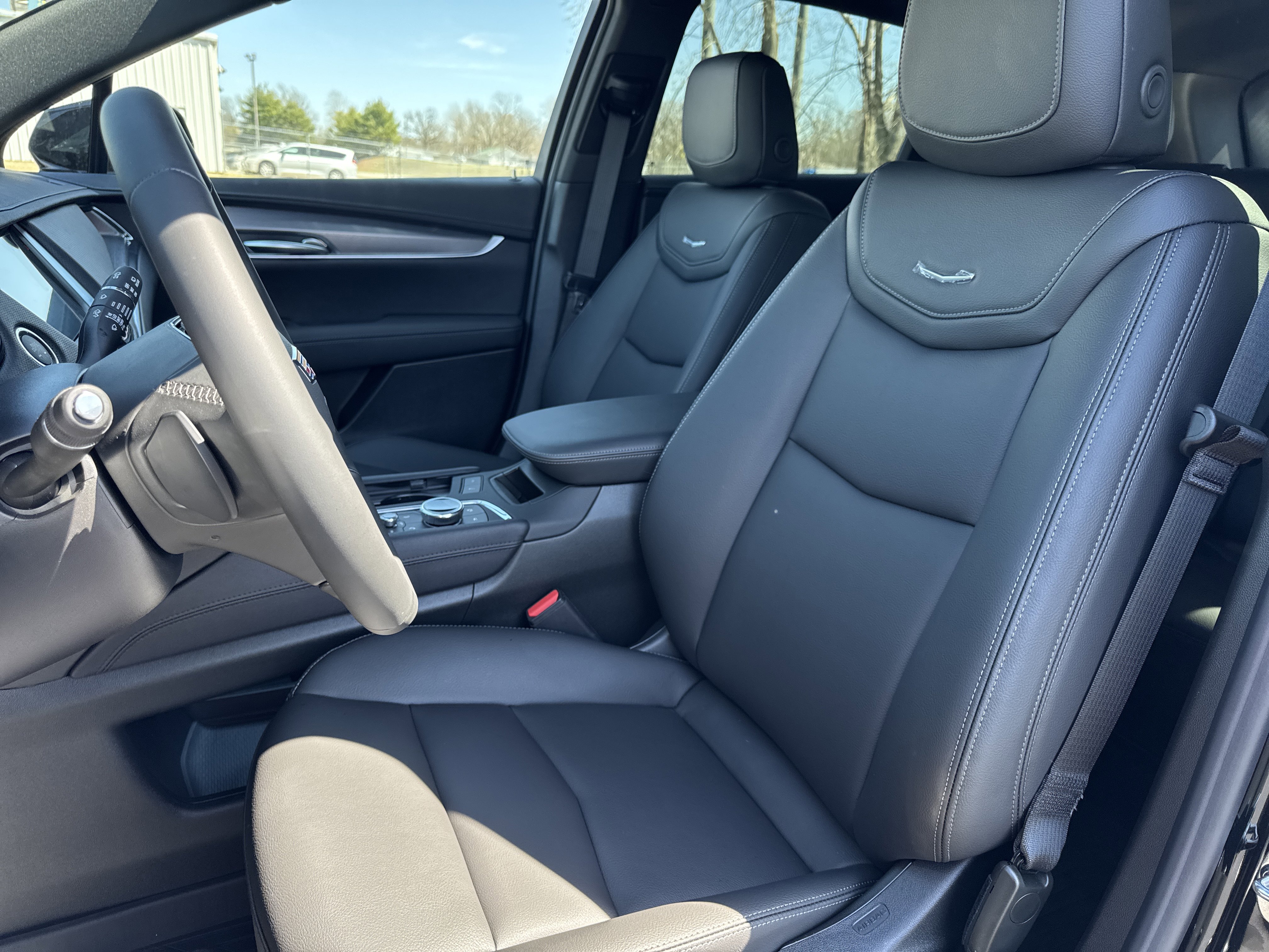 New 2026 Cadillac XT5 Luxury image 6