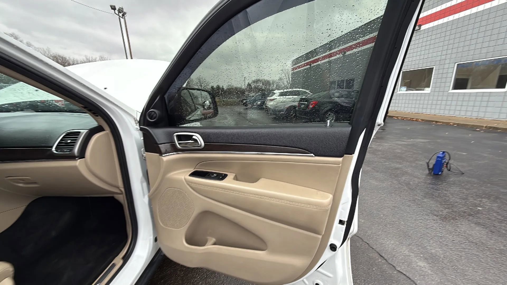 Used 2018 Jeep Grand Cherokee Limited w/ Luxury Group II image 16