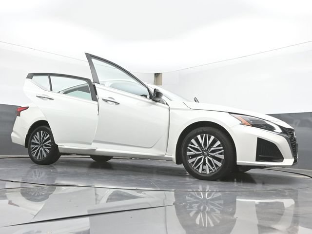 Used 2024 Nissan Altima 2.5 SV AWD/4WD image 50