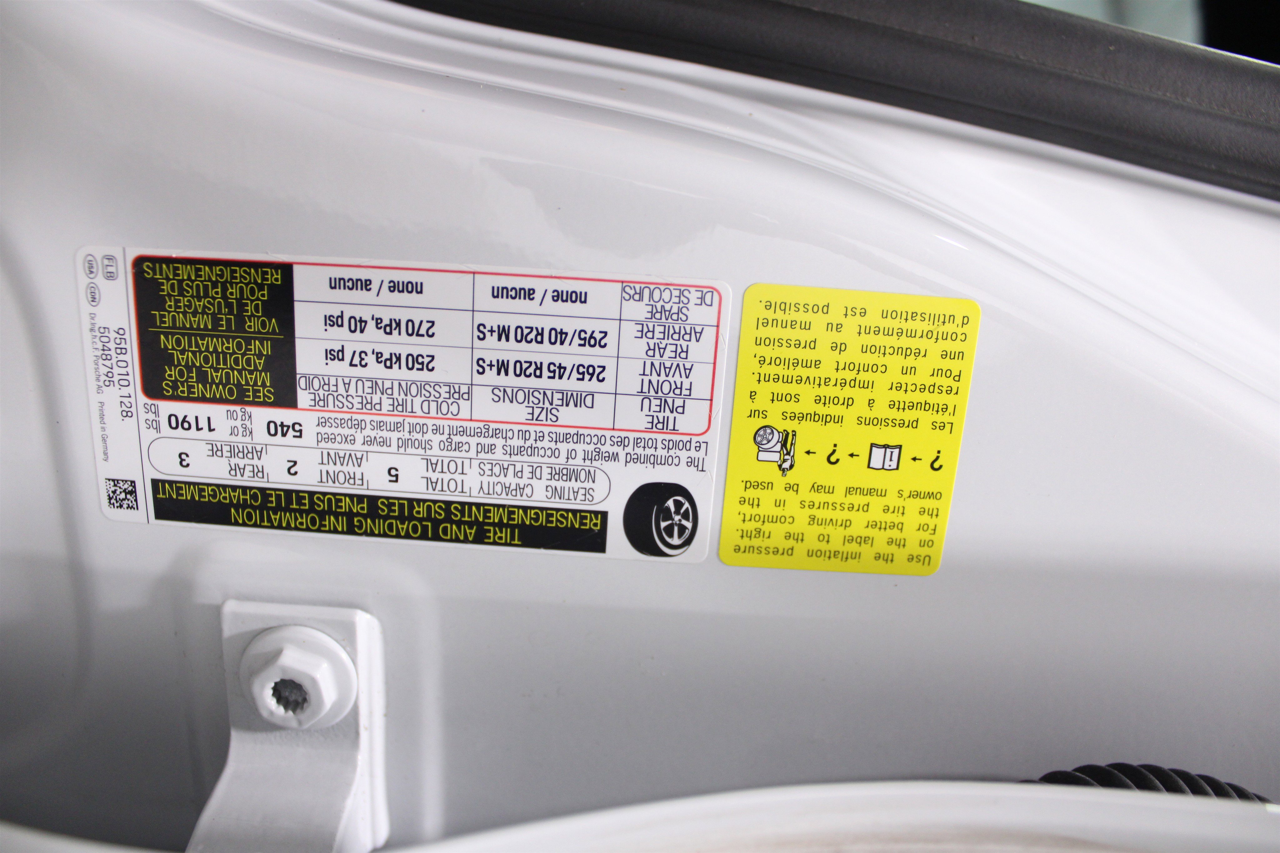 Used 2024 Porsche Macan Turbo image 35