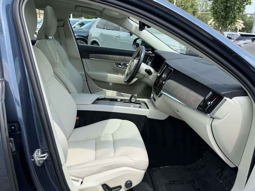 Used 2023 Volvo S90 B6 Plus AWD/4WD image 12