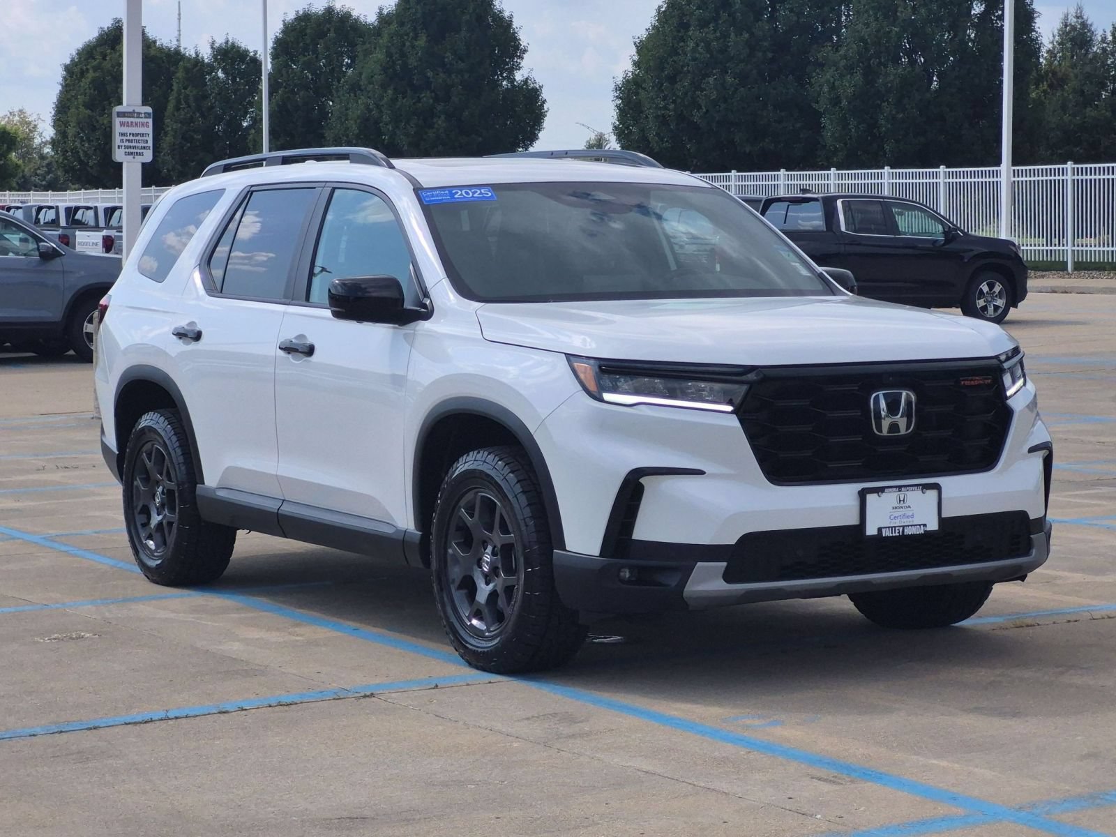 Certified 2025 Honda Pilot TrailSport image 4