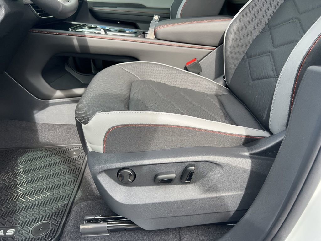 New 2026 Volkswagen Atlas Peak Edition image 18