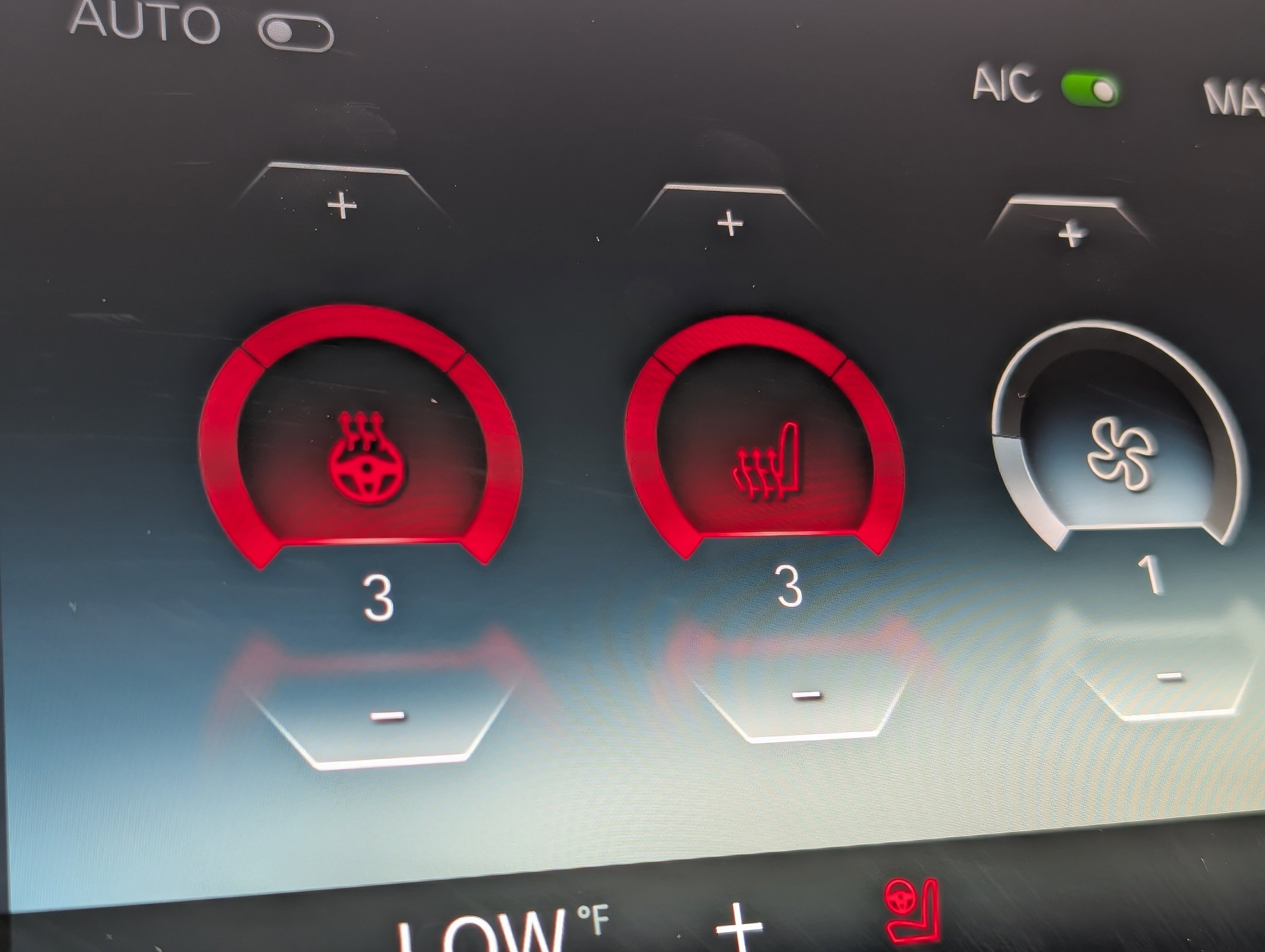 Used 2023 BMW iX xDrive50 w/ Sport Package image 4