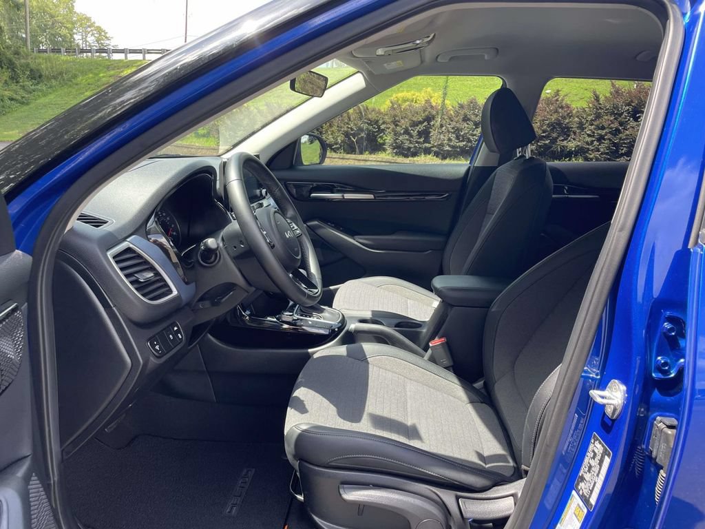 Used 2023 Kia Seltos S AWD/4WD image 15