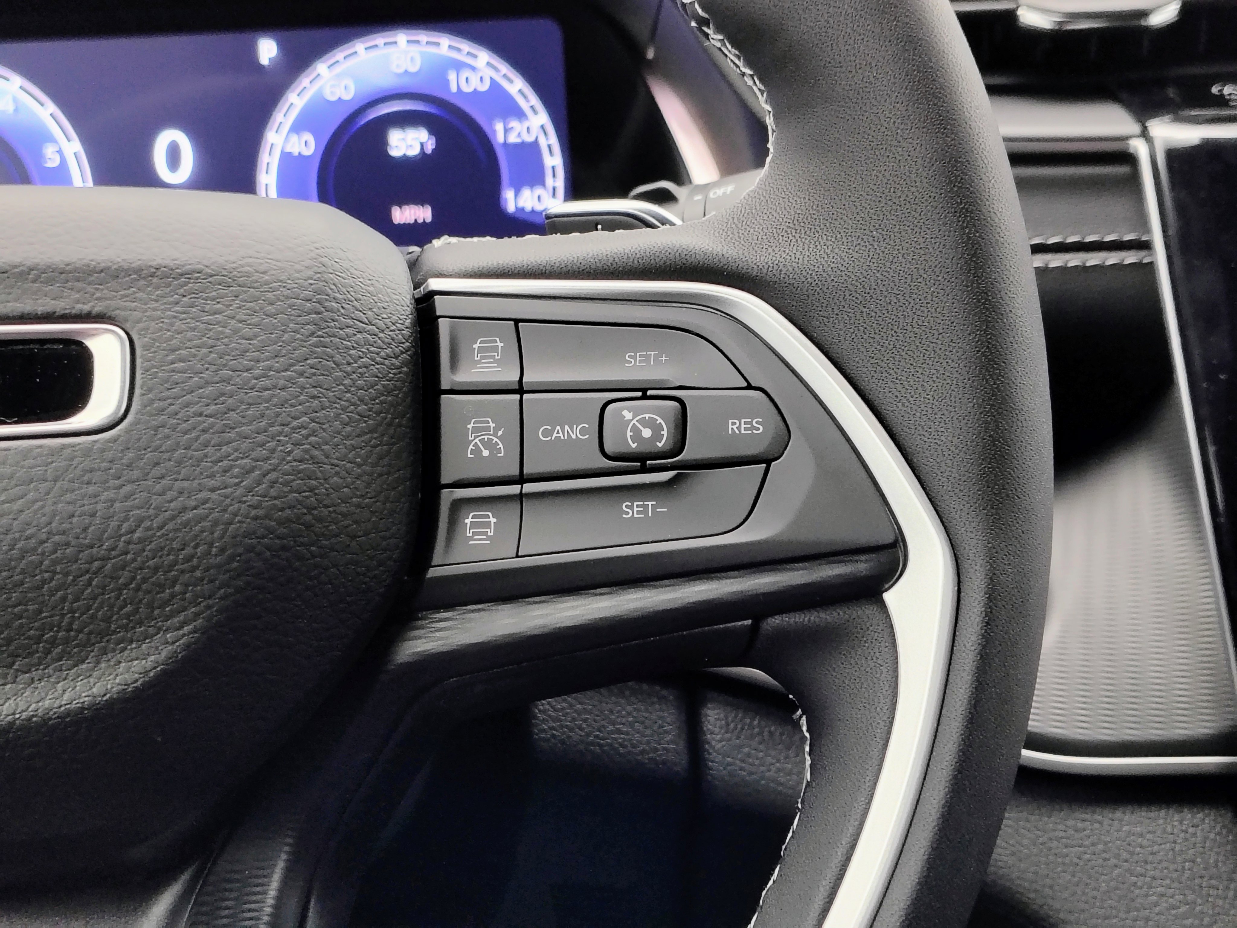 New 2025 Jeep Grand Cherokee Altitude image 33