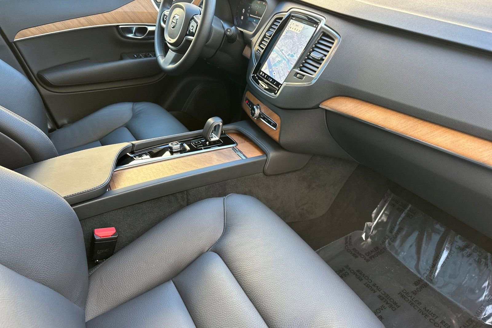 Used 2025 Volvo XC90 T8 Core w/ Climate Package image 20