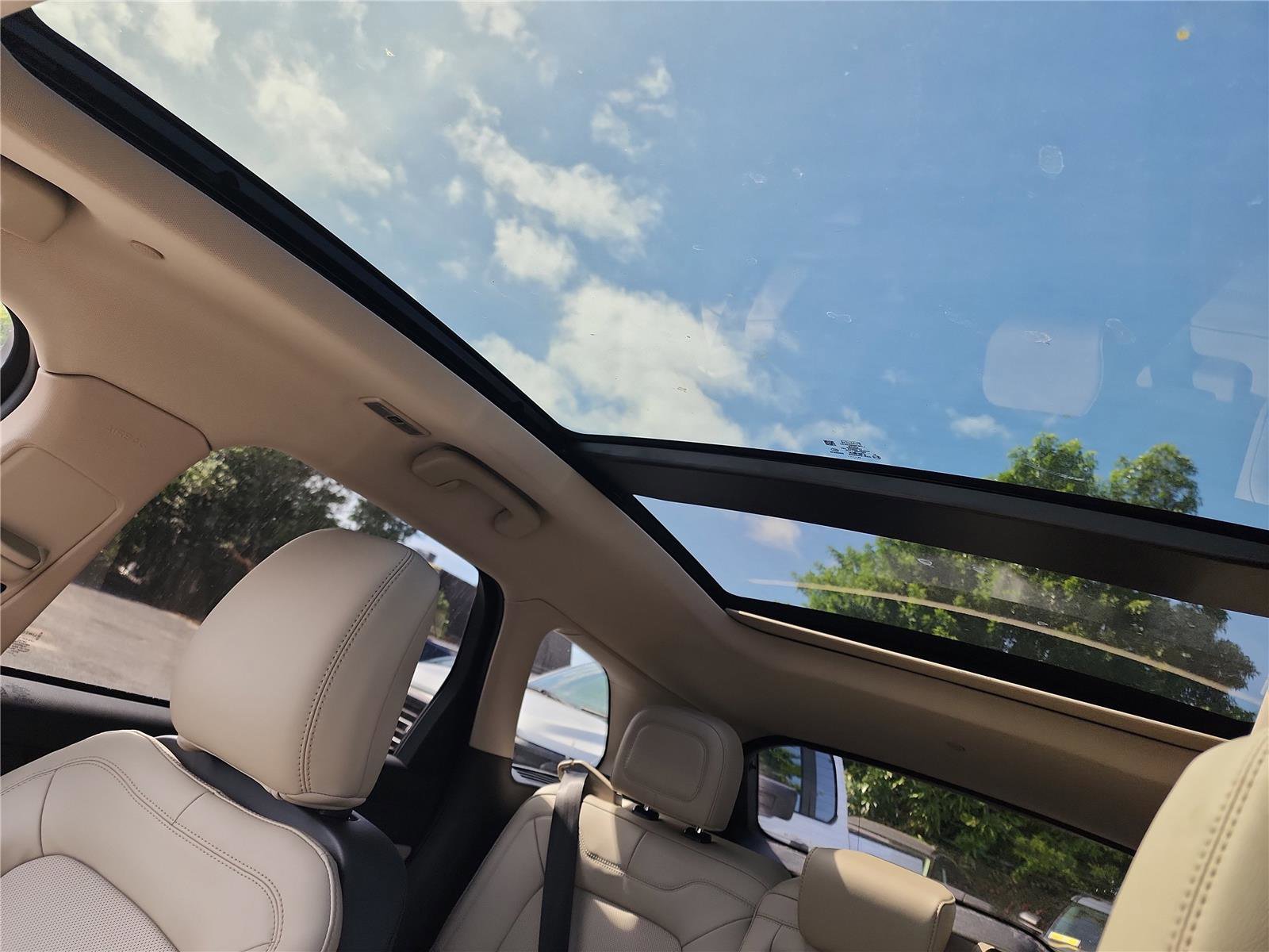 New 2026 Lincoln Corsair Premiere image 16