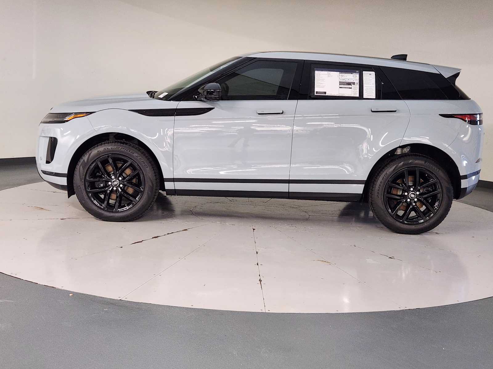 New 2026 Land Rover Range Rover Evoque S AWD/4WD image 7