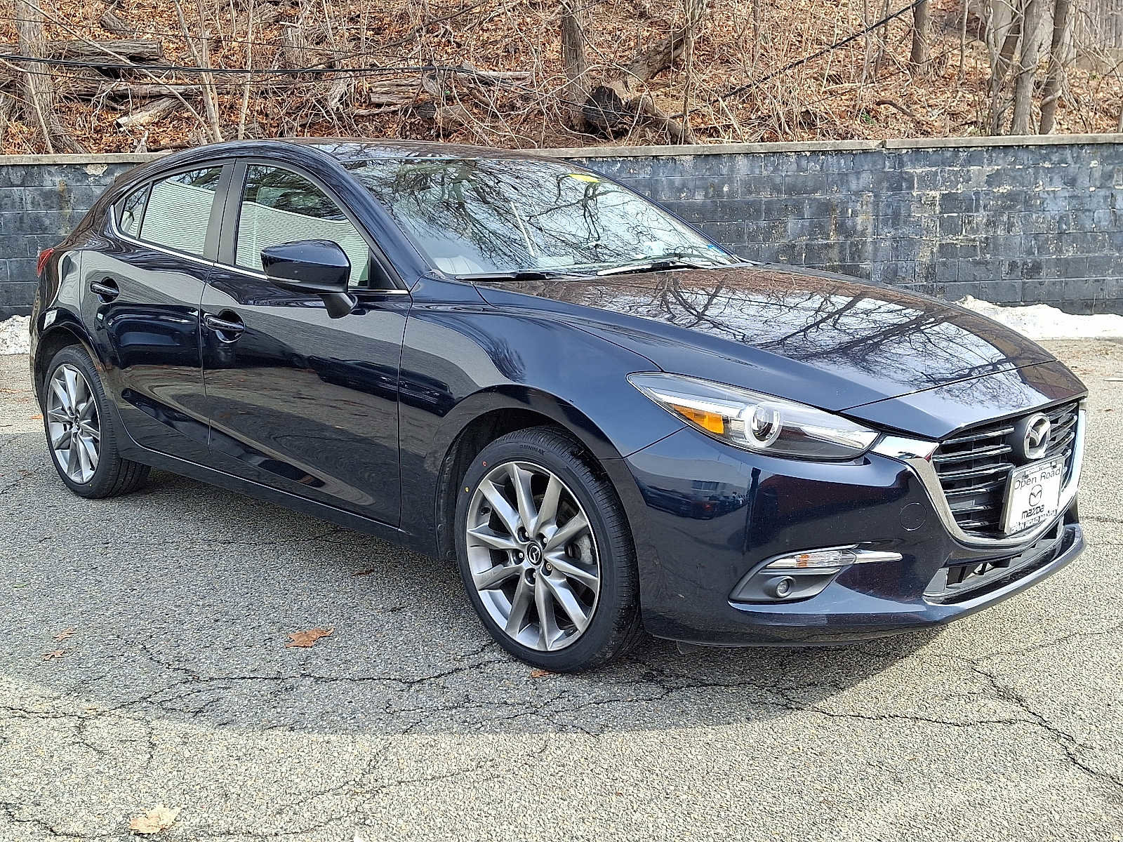 Used 2018 MAZDA MAZDA3 Grand Touring image 3