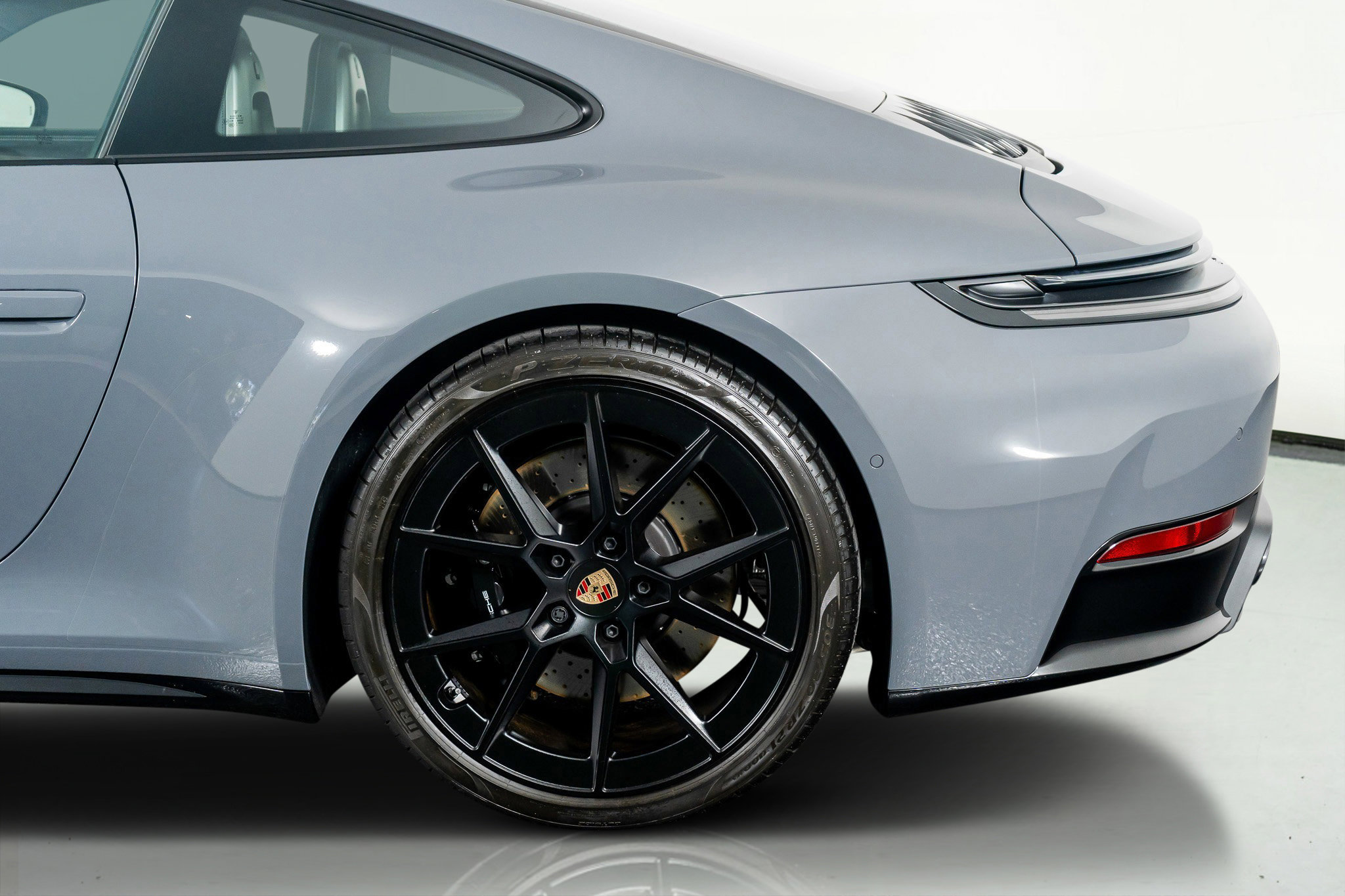 Used 2025 Porsche 911 Carrera S RWD image 18