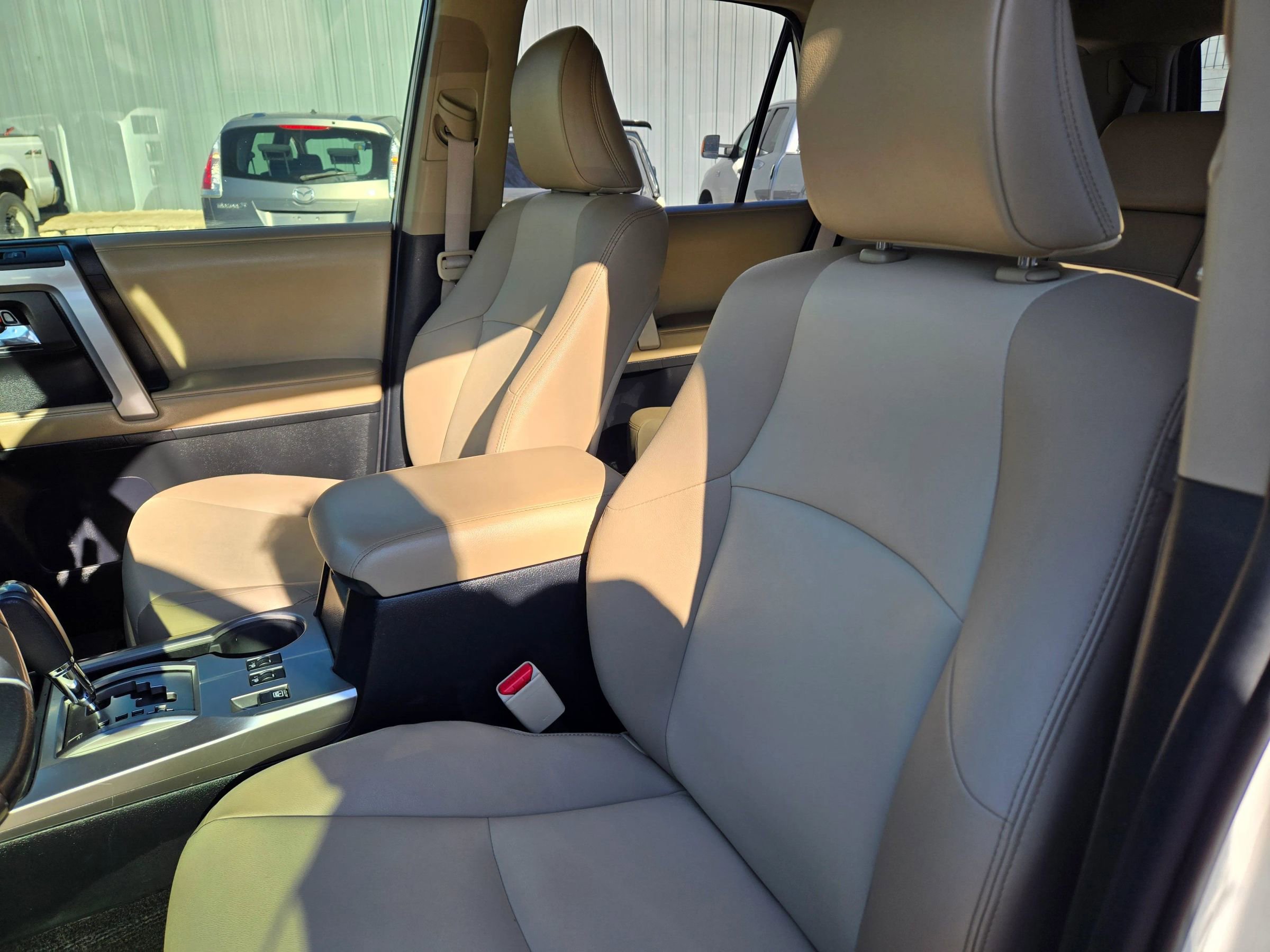 Used 2017 Toyota 4Runner SR5 Premium image 34