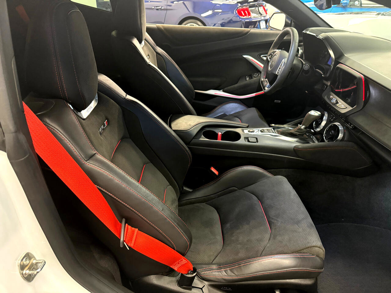Used 2019 Chevrolet Camaro ZL1 RWD image 16