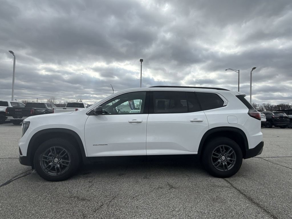 Used 2025 GMC Acadia Elevation image 5
