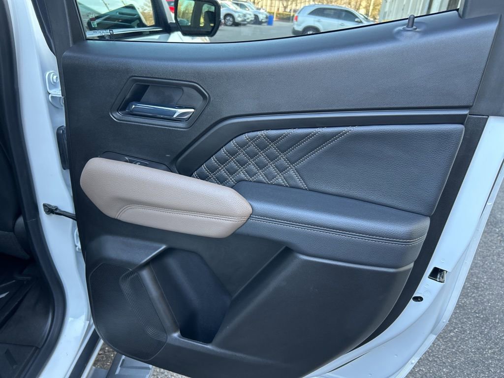 Certified 2025 GMC Canyon Denali image 22