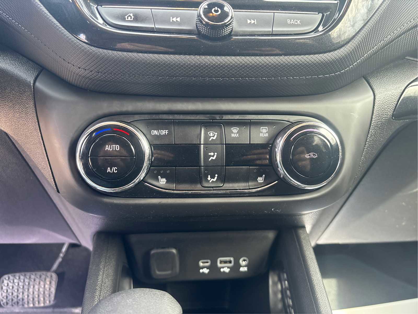 Certified 2023 Chevrolet TrailBlazer LT w/ Convenience Package image 28