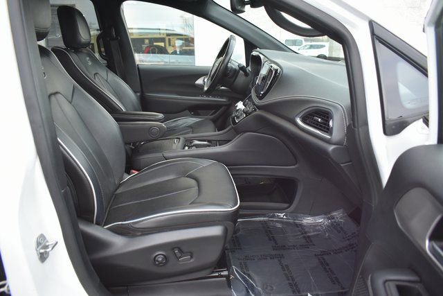 Used 2021 Chrysler Pacifica Limited w/ S Appearance Package FWD image 52
