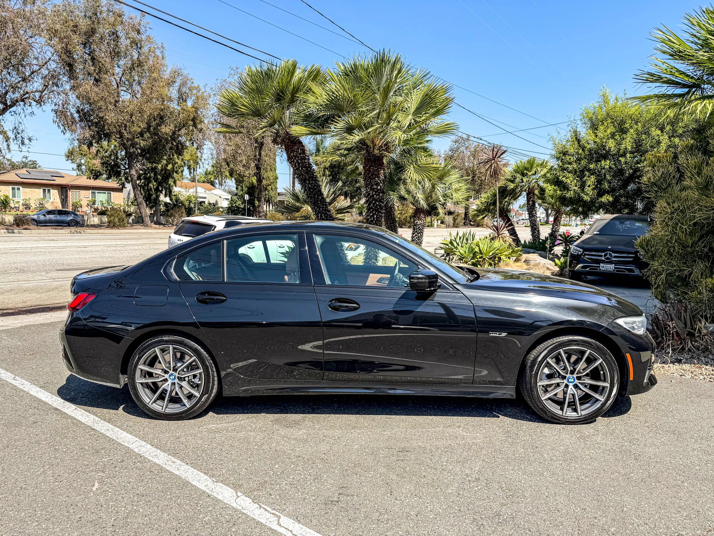 Used 2022 BMW 330e w/ Driving Assistance Package RWD image 15