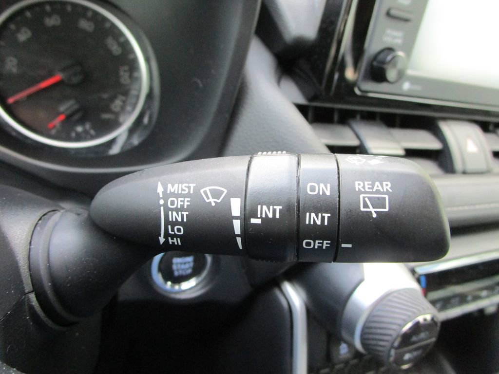 Used 2022 Toyota RAV4 XLE image 26