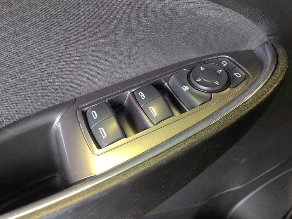 Used 2017 Chevrolet Malibu LT FWD image 27