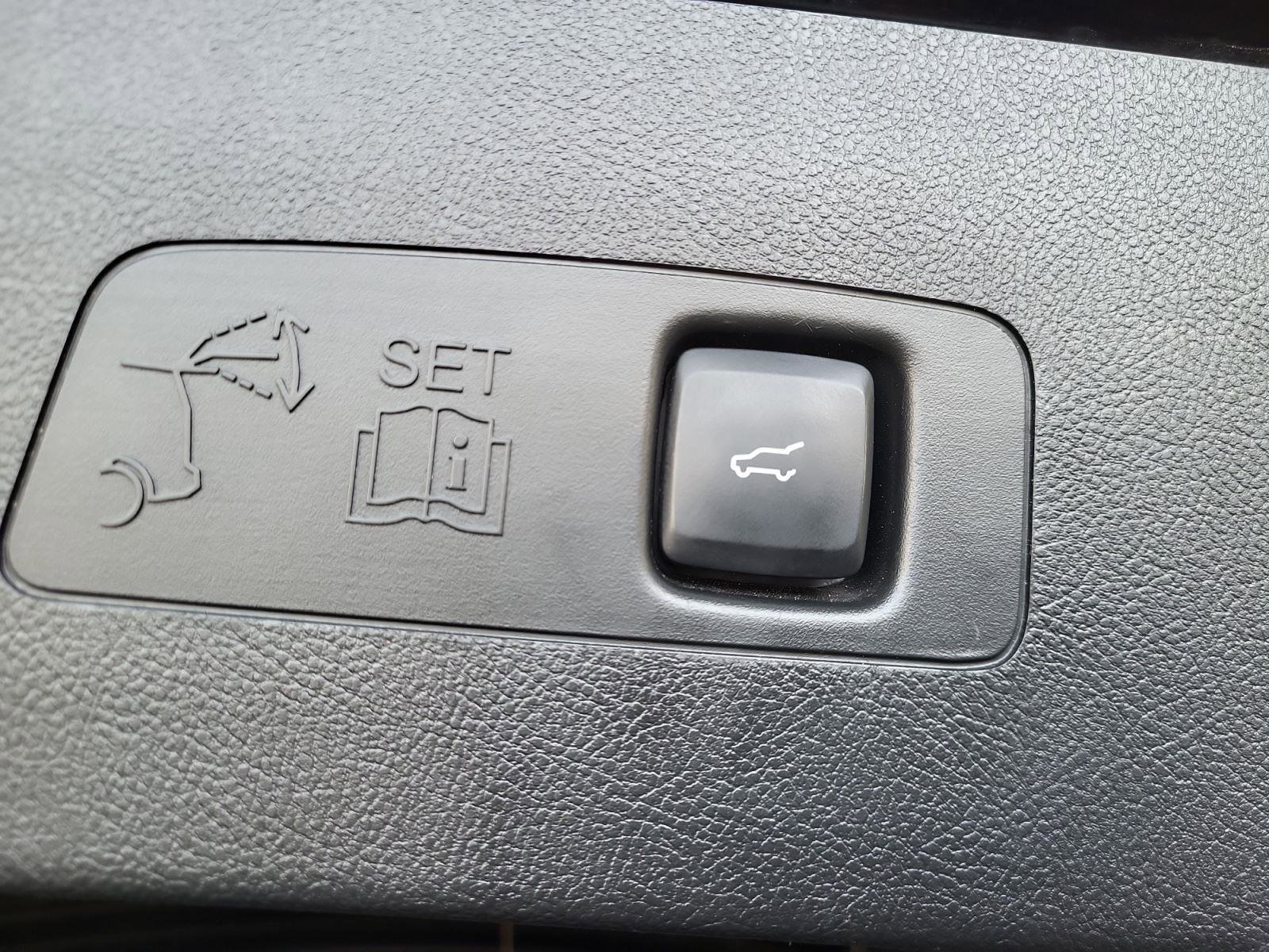 Used 2022 Lincoln Corsair Standard w/ Equipment Group 101A image 22