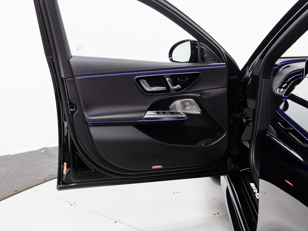 Used 2025 Mercedes-Benz E 53 AMG e 4MATIC Sedan image 5