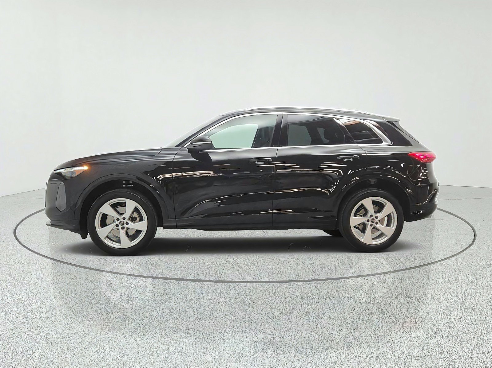 Used 2025 Audi Q5 Premium Plus w/ Premium Plus AWD/4WD image 8