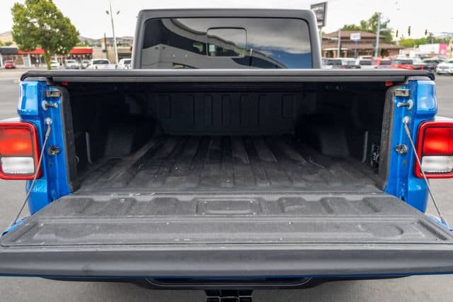 Used 2024 Jeep Gladiator Sport w/ Dual Top Group AWD/4WD image 14