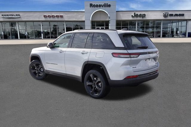 New 2025 Jeep Grand Cherokee Limited w/ Black Appearance Package image 5