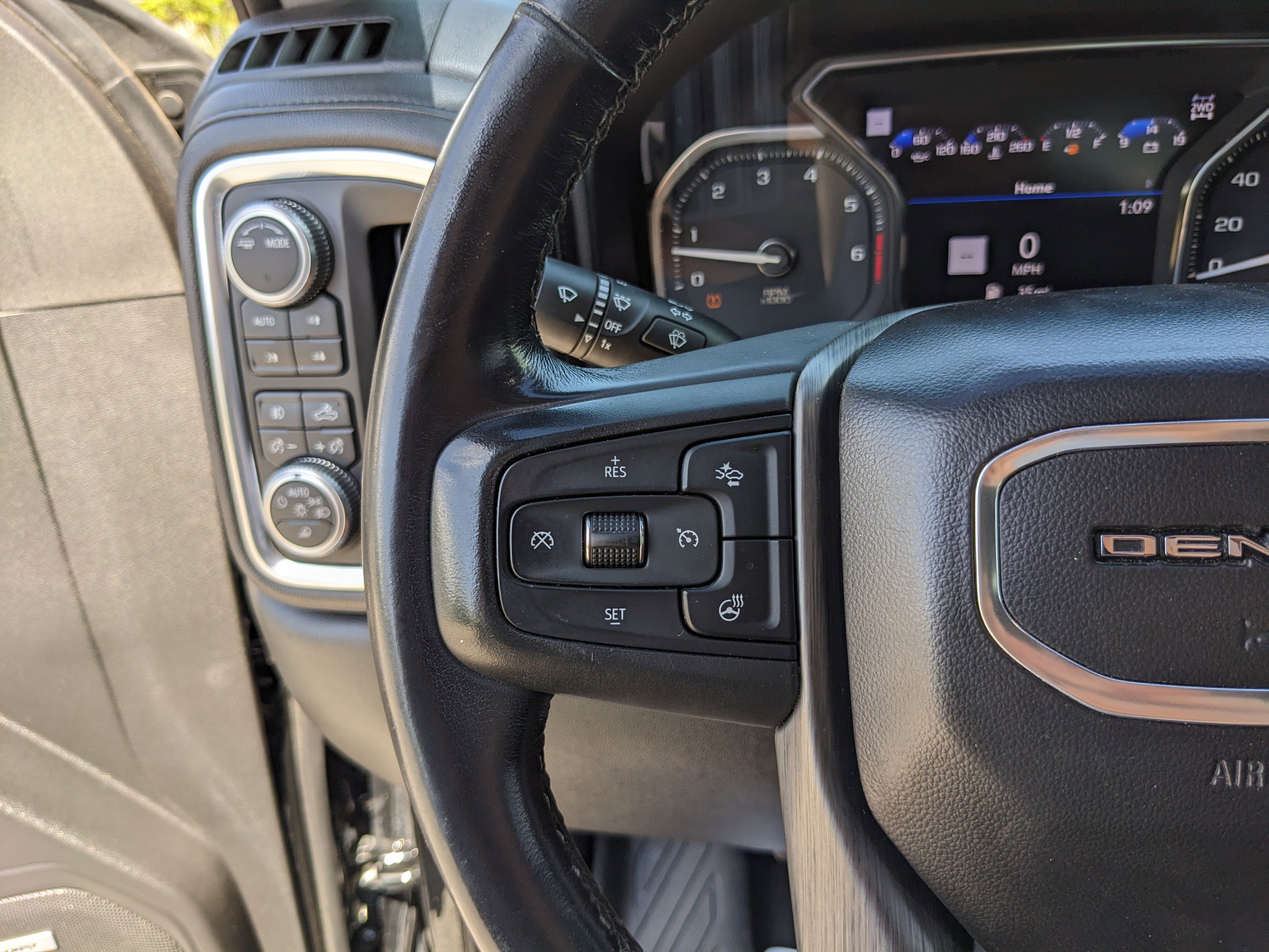 Used 2020 GMC Sierra 2500 Denali w/ Technology Package image 33