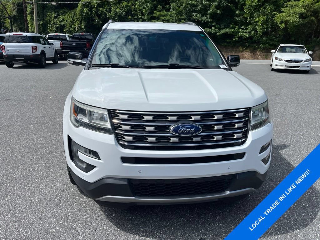 Used 2016 Ford Explorer XLT w/ Equipment Group 202A FWD image 3