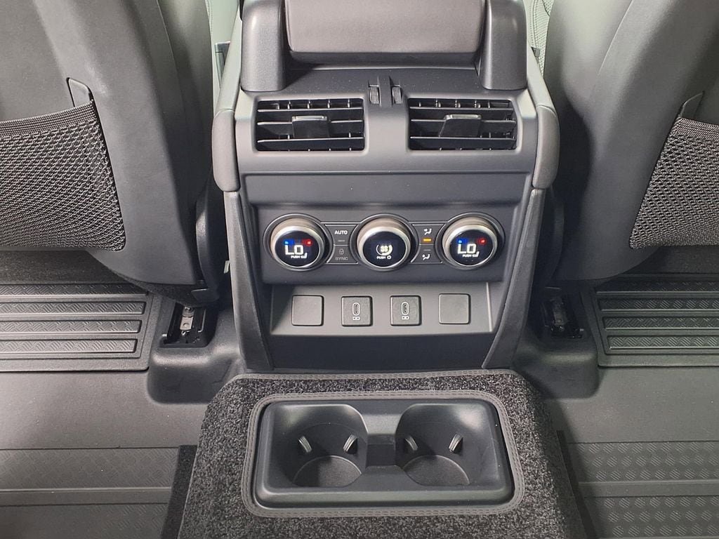 New 2026 Land Rover Defender 130 X-Dynamic SE AWD/4WD image 25