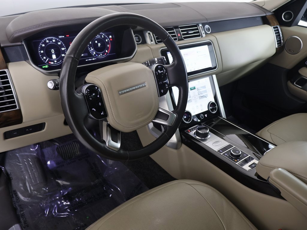 Used 2020 Land Rover Range Rover HSE image 2